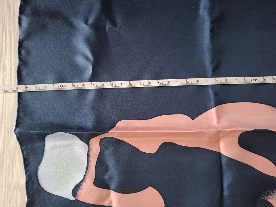 Ceas Cacharel si eșarfă de mătase