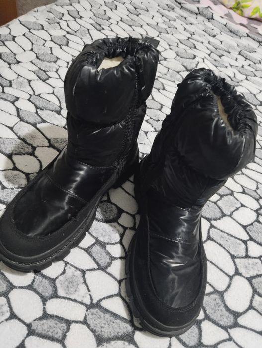 Продам обувь на девочку