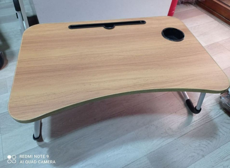 Столик для ноутбука