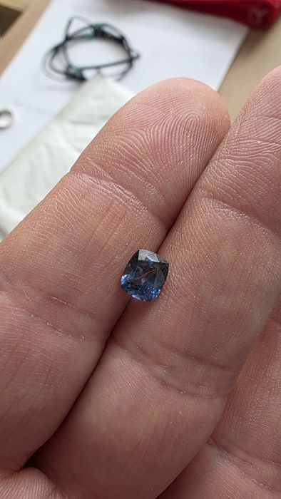 Piatra safir naturala Madagascar