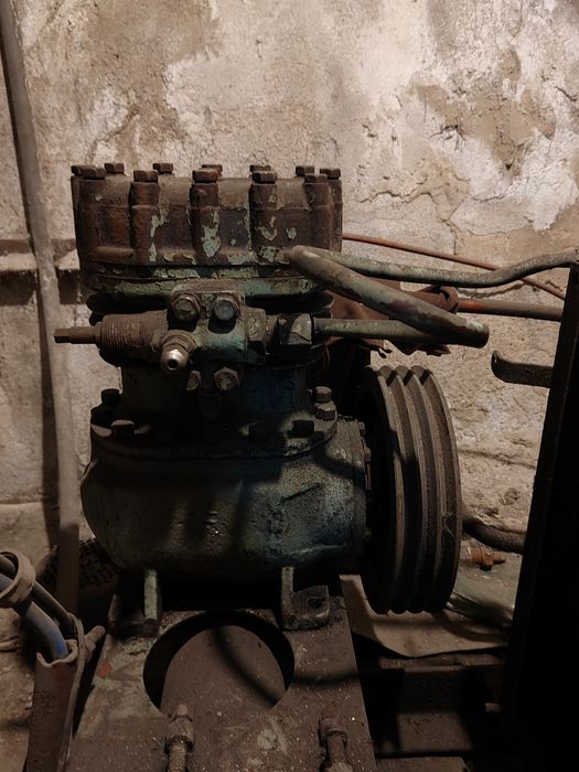 Компресор для холодильника, можно в комплекте.