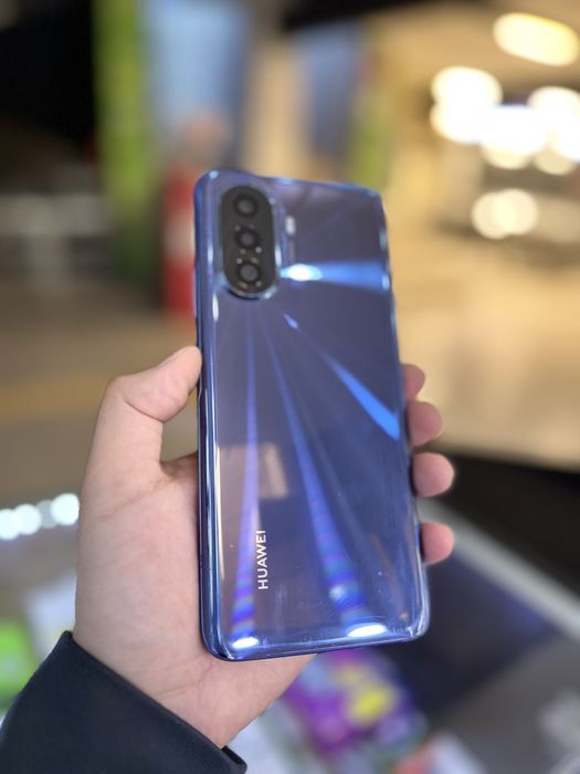 Huawei Nova Y70