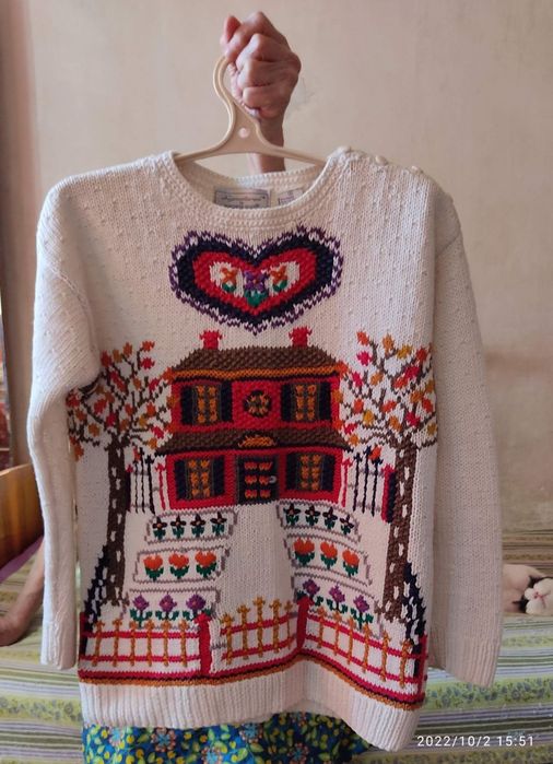 Свитер молодежный