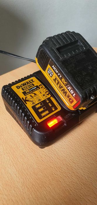 Vand incarcator si baterie DeWalt