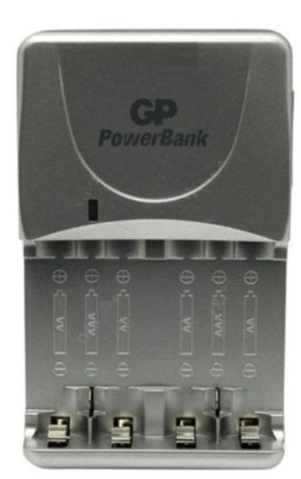 Încărcător GP PB03GS Travel
4 canale independente