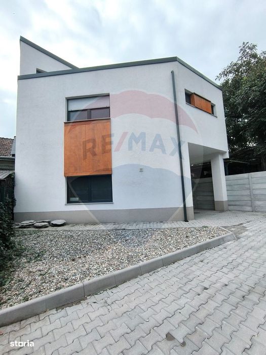 Casă de vanzare