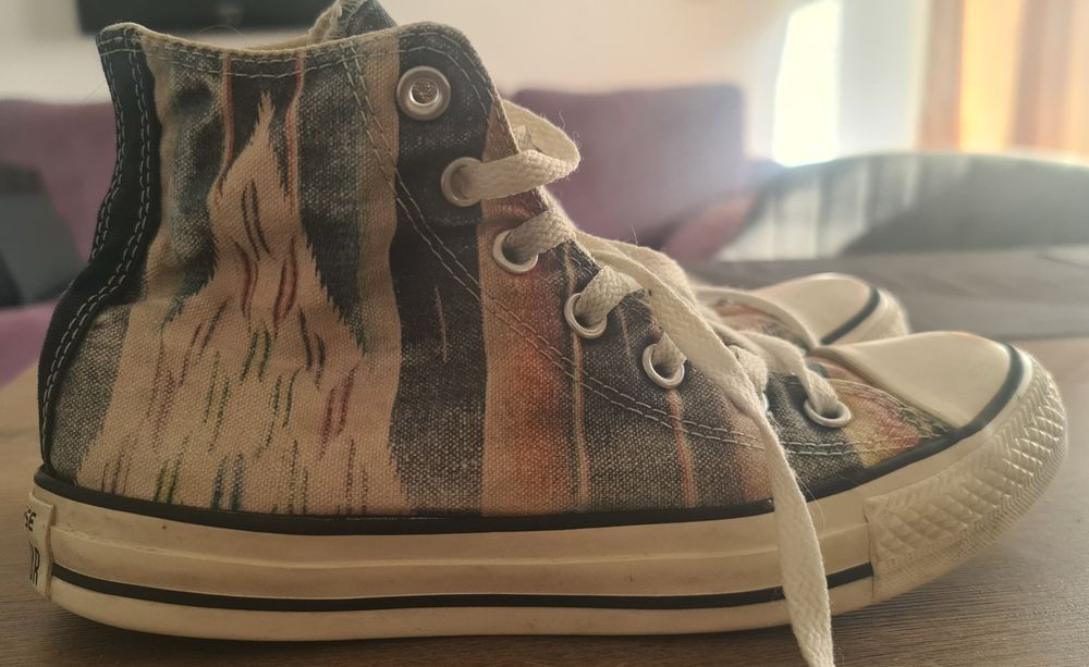 Tenisi Converse gheata