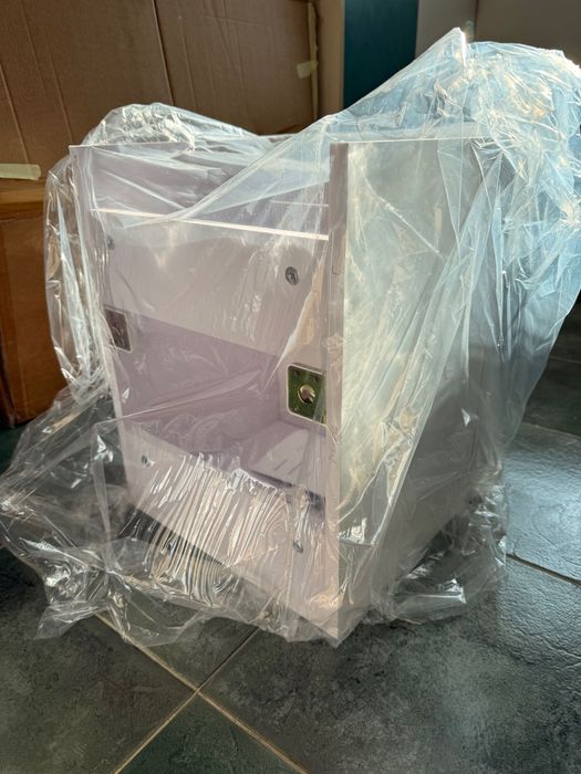 Нови мивки и шкафове за баня / тоалетна