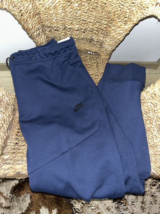 Pantaloni Nike Tech Fleece