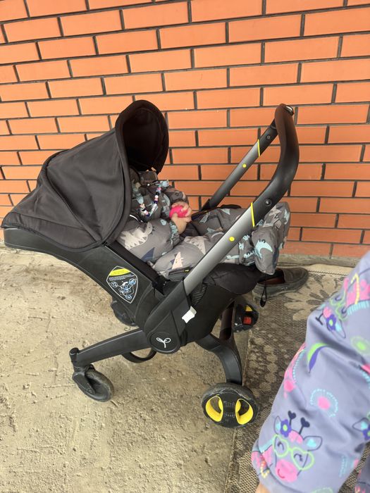 Продается коляска 2в1 ,коляска -автокресло