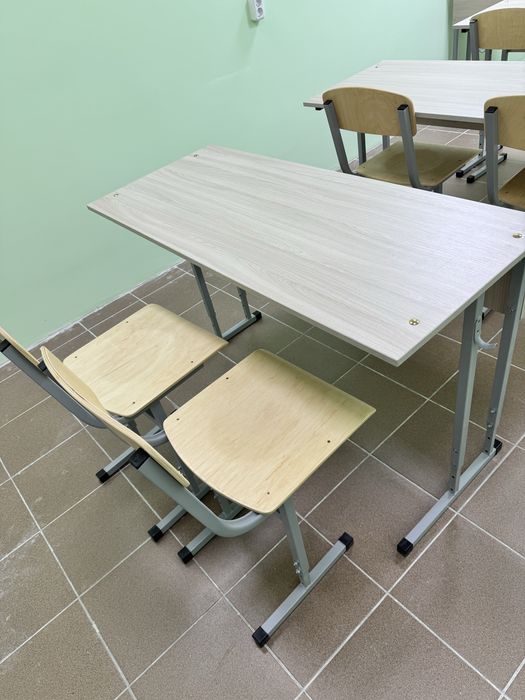 Продаются парты со стольями