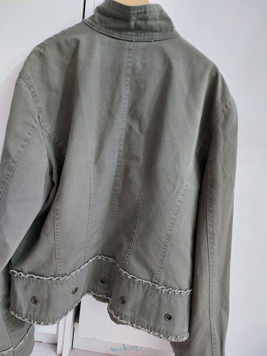 Продам ветровку ,джинсовая ткань