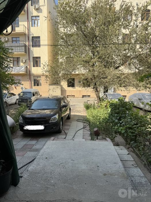 СРОЧНО!!! 2 хоналик, 1-этаж, 5-микр сотилади