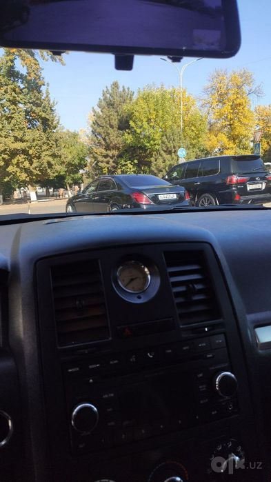 Chrysler-300C Sport