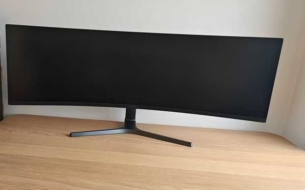 Monitor Samsung C49RG90SSU – stare impecabilă