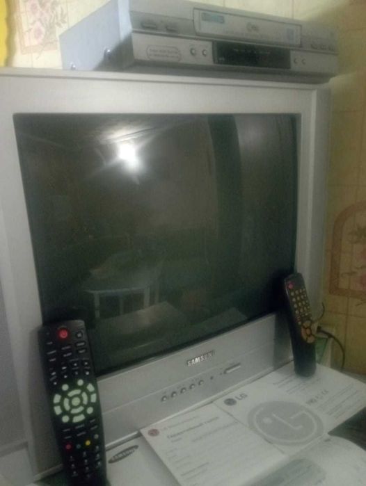 Видеодвойка: ТВ и Видеомагнитофон