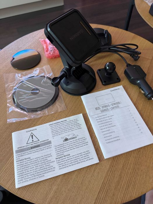 Професионална навигационна система GARMIN DEZL LGV1020, 10"