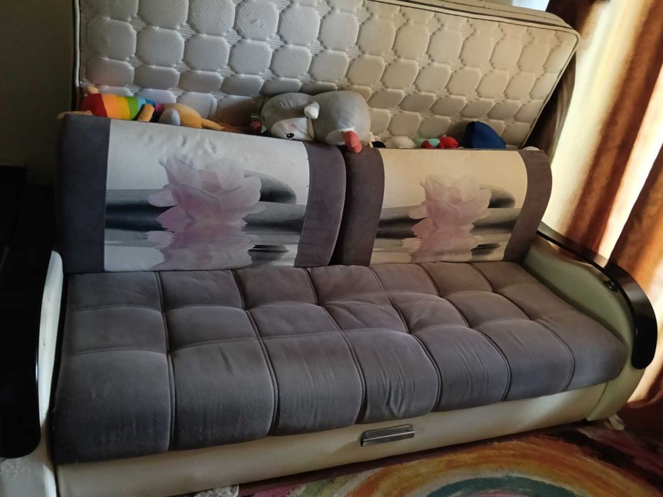 Продам два дивана б/у