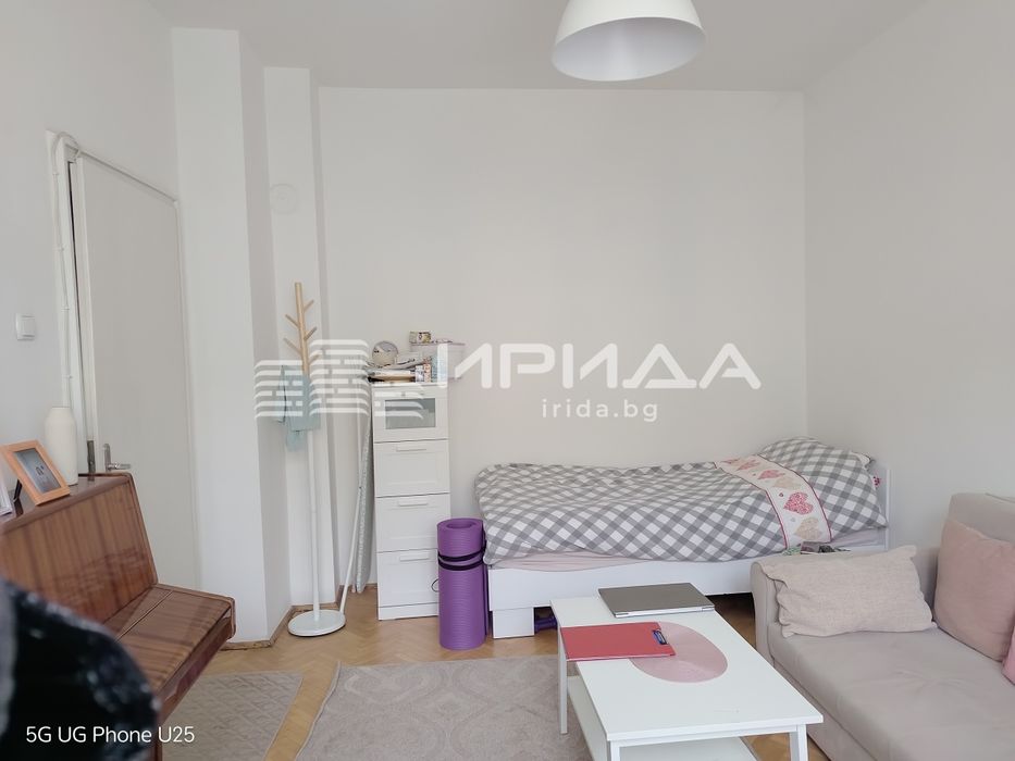 Продава тристаен апартамент в Центъра