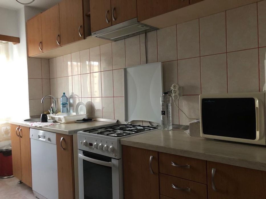 Apartament de închiriat, 3 camere, lângă Complexul Studentesc