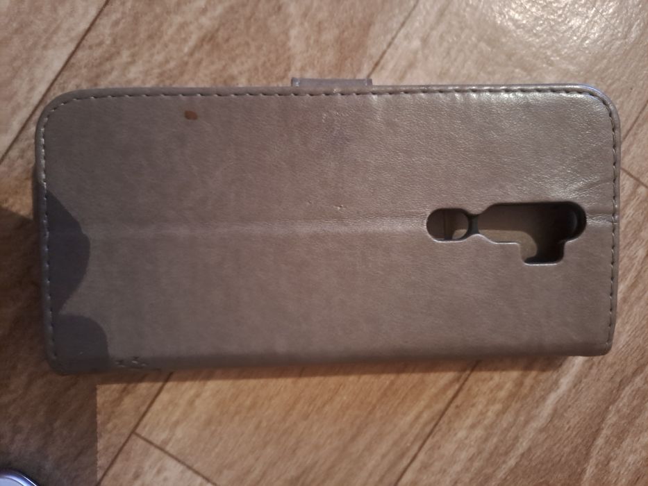 Продам телефон  срочно