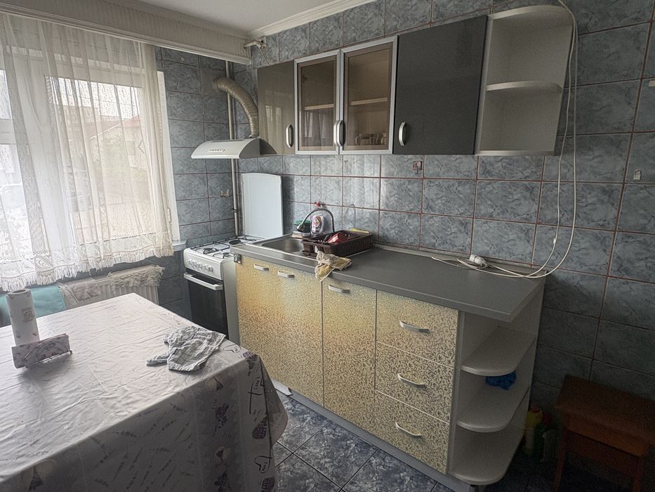 Inchiriez ap 3 camere