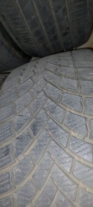 4 бр. Зимни гуми 215 45 18, Bridgestone Blizzak LM005
