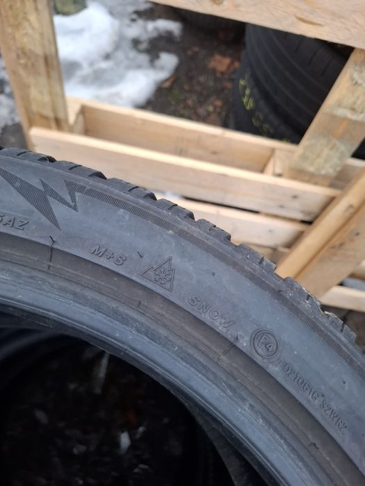 Vand 2 anvelope 255 40 20 brigestone bune de iarna dot 2023