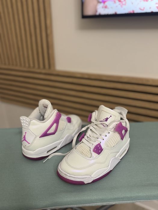 Vând Jordan Air 4 Retro Violet