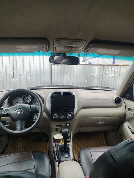 Тойота Раф 4 2005 года