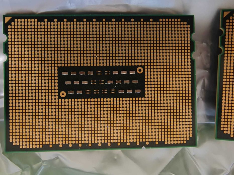 Set 2x AMD Opteron 6136 8 Core Server CPU Socket G34