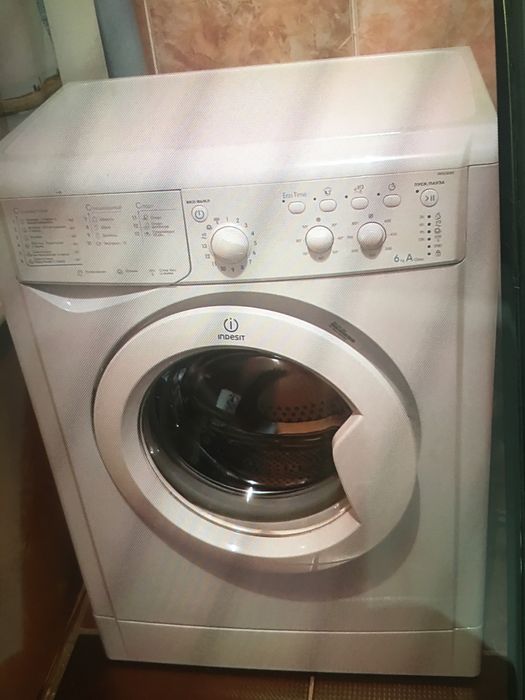 Продам стиральную машинку Indesit