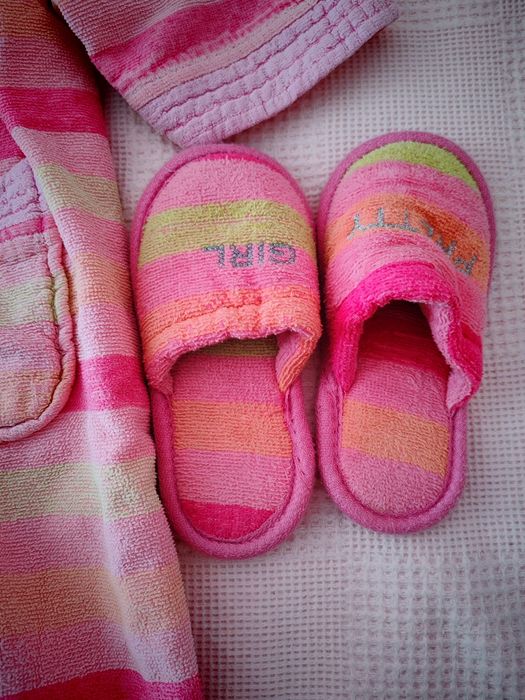 Детски халат с чехлички и Пончо Barbie - Lc Waikiki