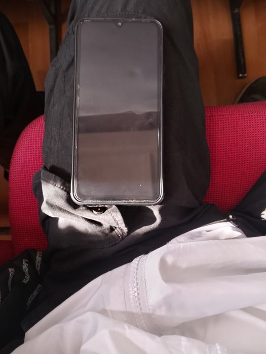 Poco c65 в хорошем состоянии