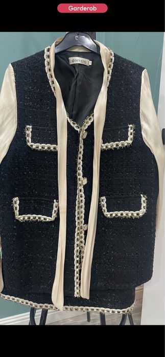 Костюм твидовый черный