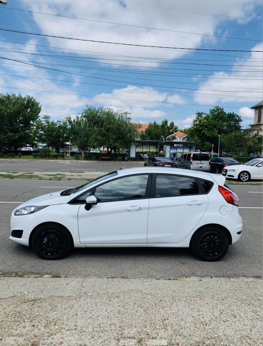 Vând Ford fiesta 2015 1.6 diesel