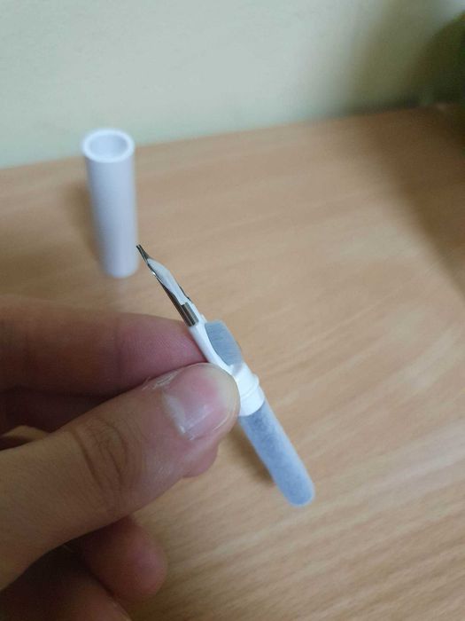 Комплект за почистване на Bluetooth слушалки