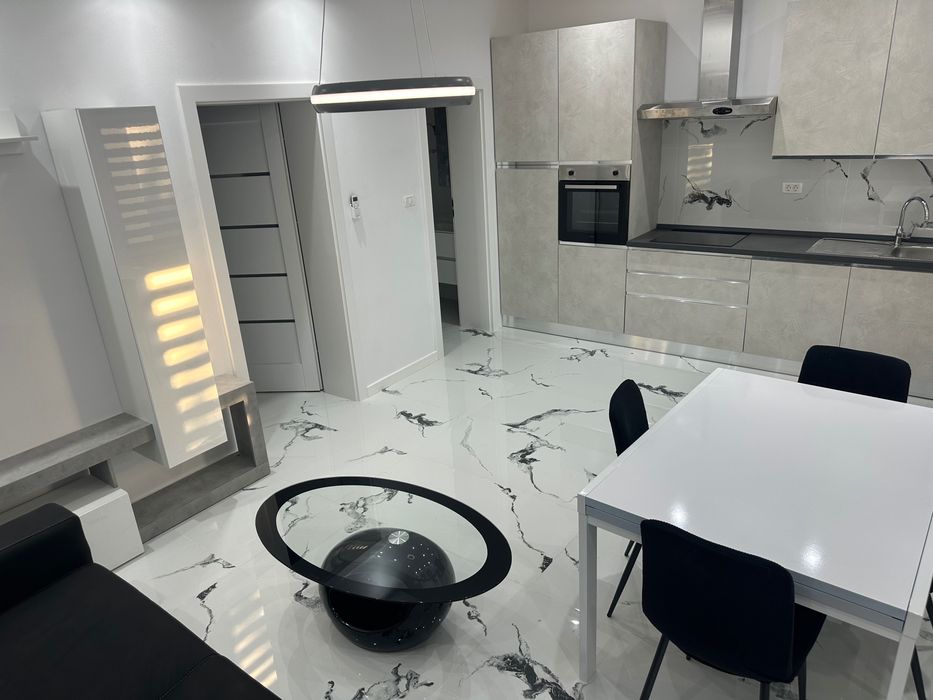 Inchiriez apartament 2 camere  cu parcare privata