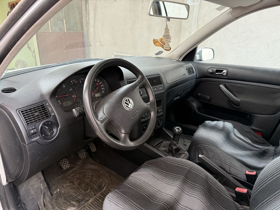 VOLKSWAGEN Golf 2002 — imagine 4