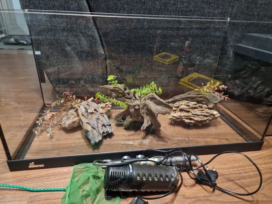 Acvariu complet echipat 100 litri