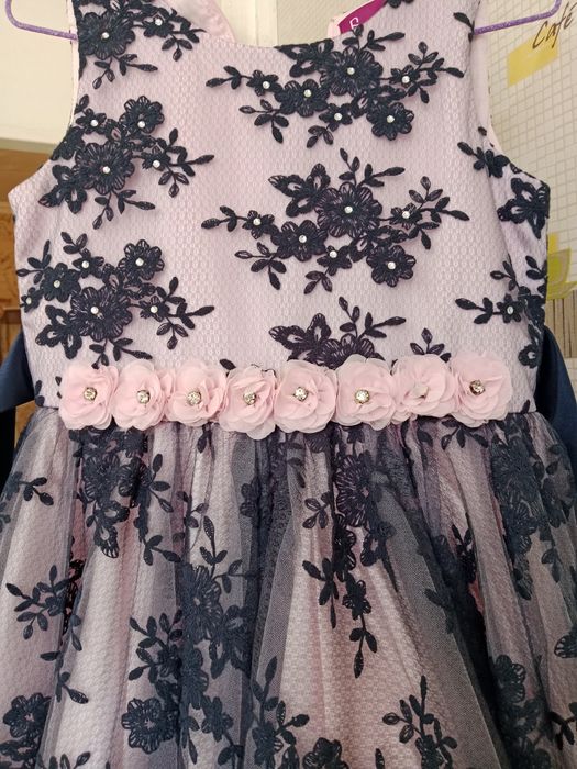 Продам платье на 9-10 лет