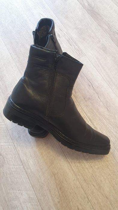 Ботинки кожаные 42 р.