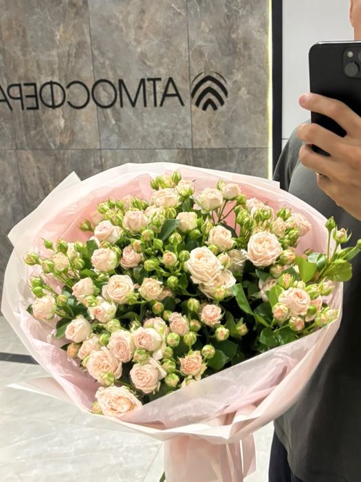 Кустовые розы букет