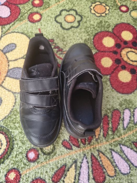 Vand pantofi sport Puma marimea 31 si 32
