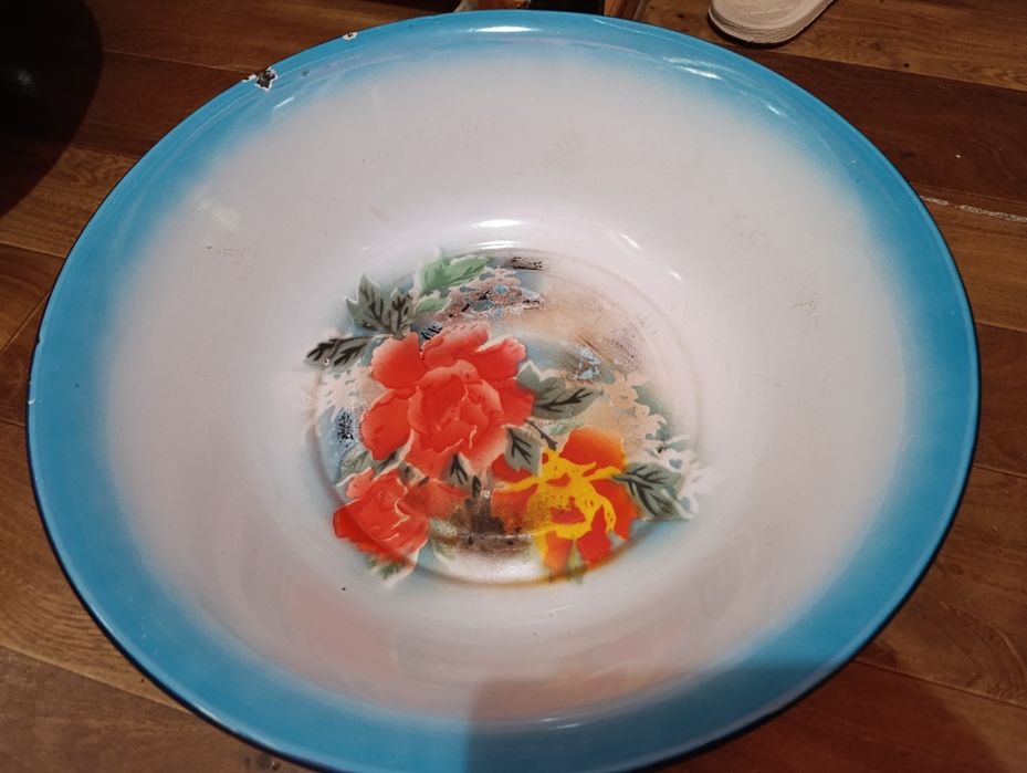 Эмалированный и никель тазики,разных видов