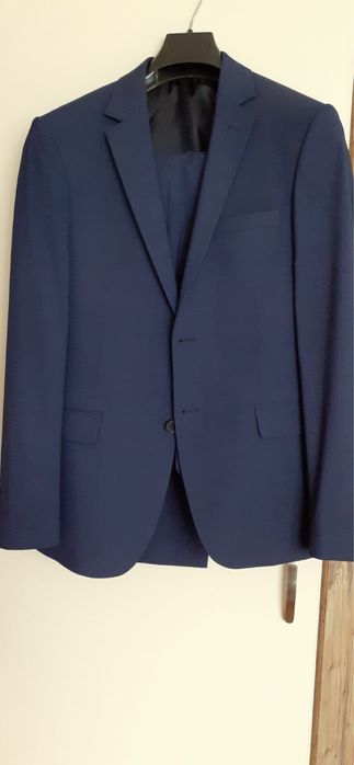 Официален мъжки костюм