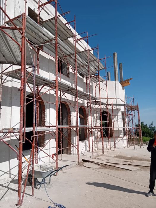 schela metalica și popi metalici de inchiriat