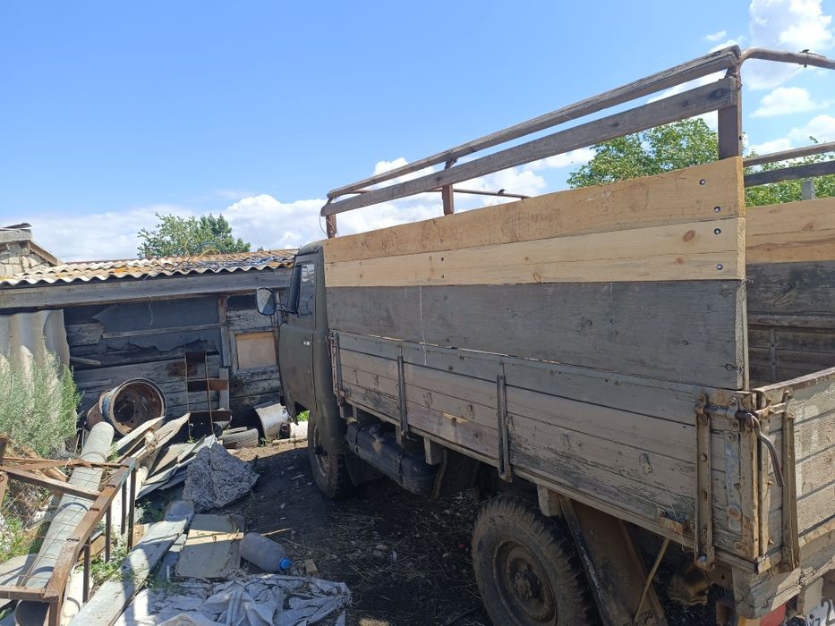 Продам УАЗ бортовой
