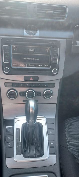 WwPasat  b7              
2014 diesel  euro5
Cutie automata, geamuri electrice, inchidere centralizata, volan piele cu padele,
H