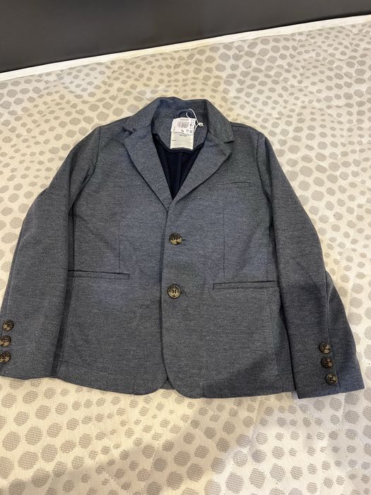 Продавам всичко от снимката на марките :  Calvin Klean,Moncler,Burberry,Nike,Adidas.